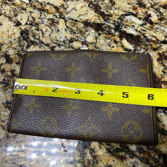Vintage, authentic Louis Vuitton wallet - Picture 12 of 12